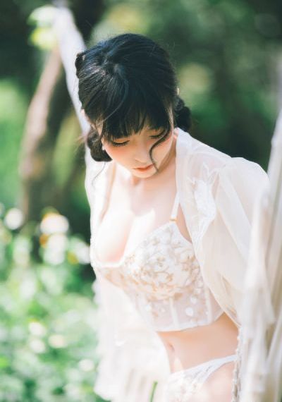 迷人的保姆在线免费观看
